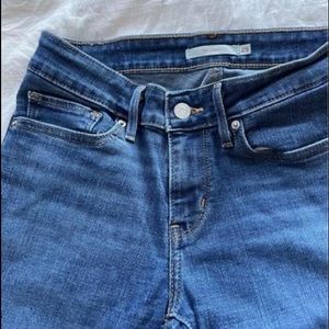 Women’s Levi’s style 711 Skinny size 25
